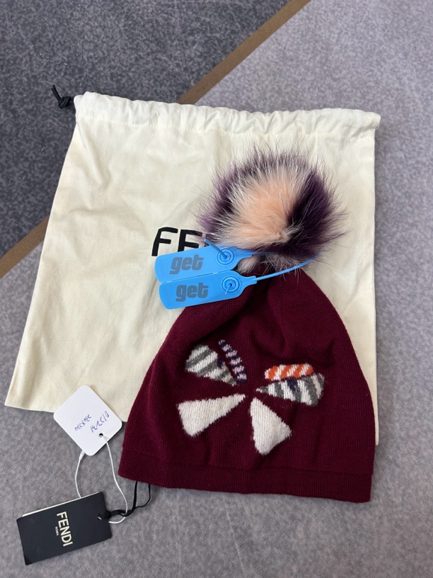 99新 FENDI/芬迪 fendi酒红色毛球冷帽99新