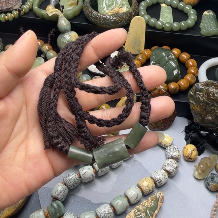 岫岩河磨玉（透闪石质玉）吊坠未镶嵌