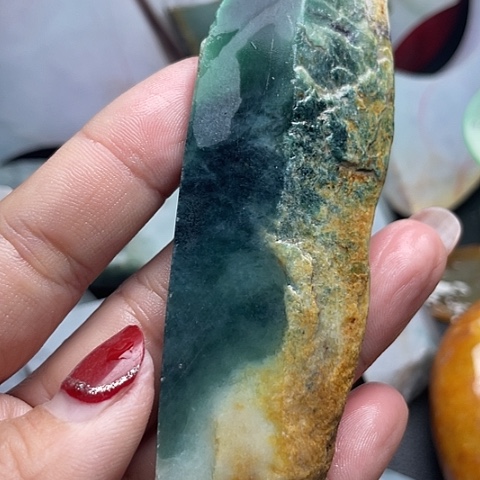 翡翠颈饰未镶嵌慎*