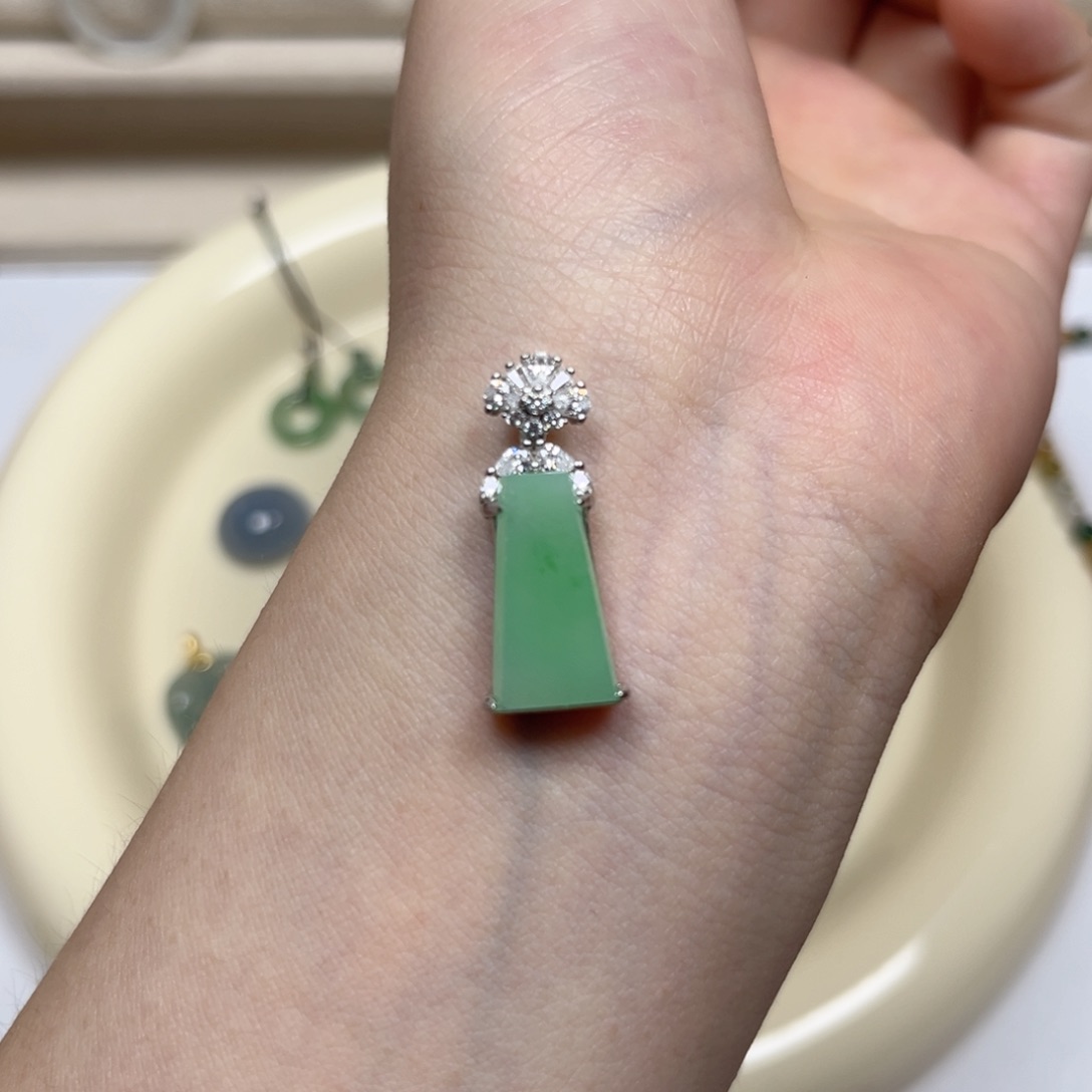 吊坠(不含链)银S925镀金镶嵌翡翠甜绿无事牌