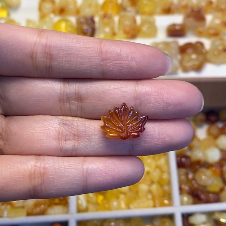 琥珀未镶嵌裸石枫叶