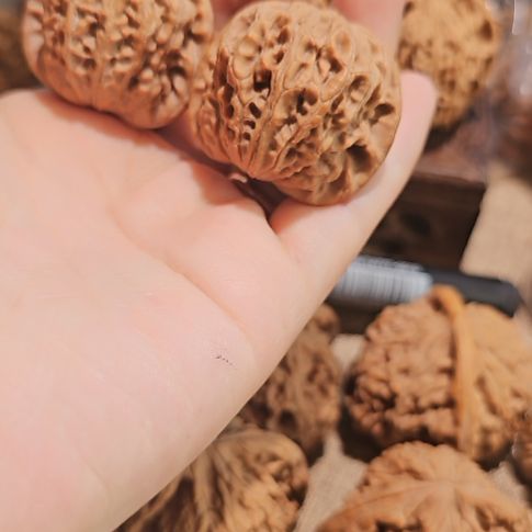 文玩核桃吊坠36血麒麟