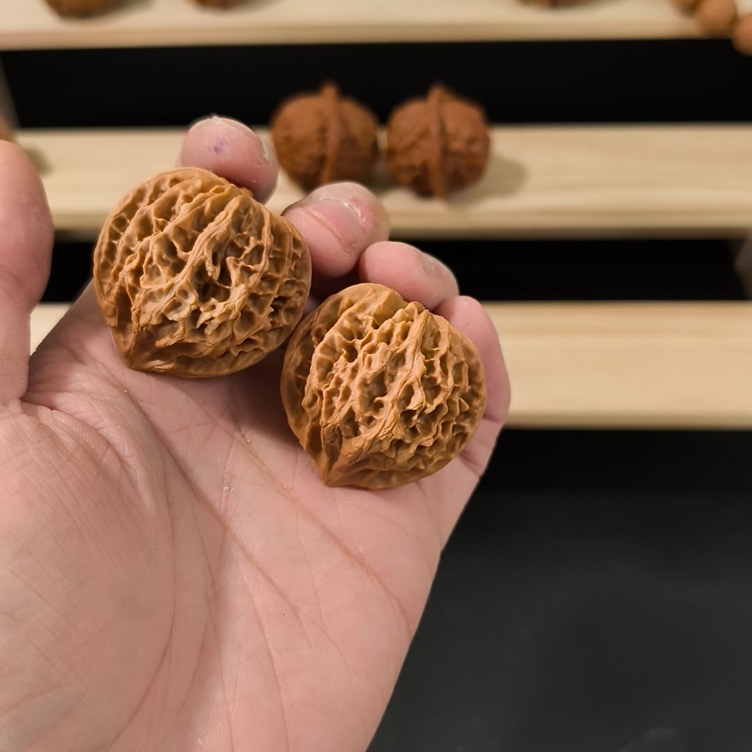 文玩核桃吊坠38血灯笼