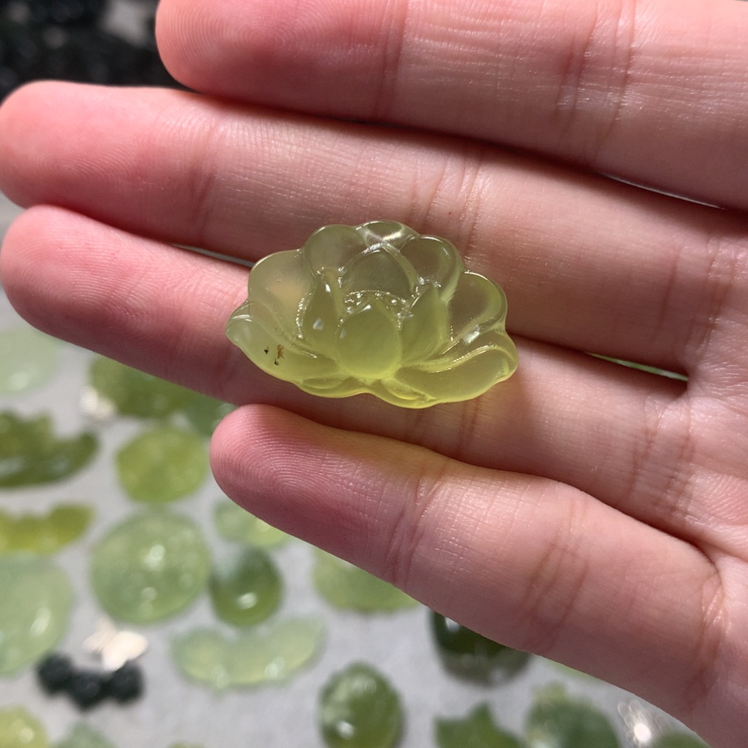 合金蛇纹石玉颈饰微瑕