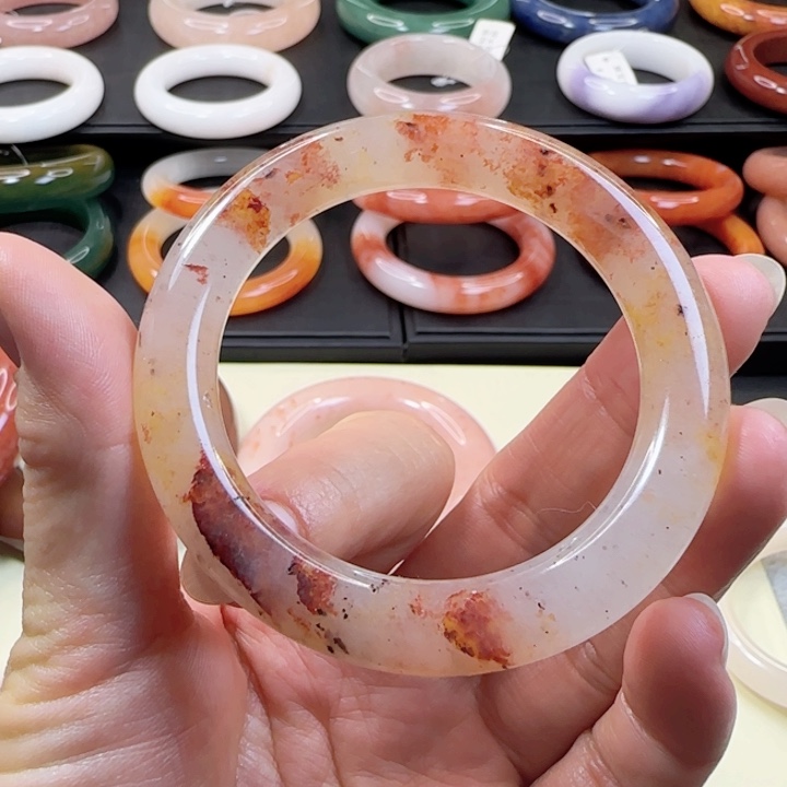 石英质玉手镯未镶嵌