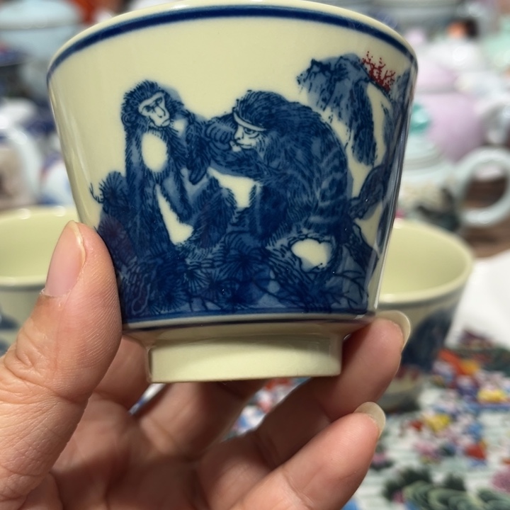 c b h g h j h h h g b