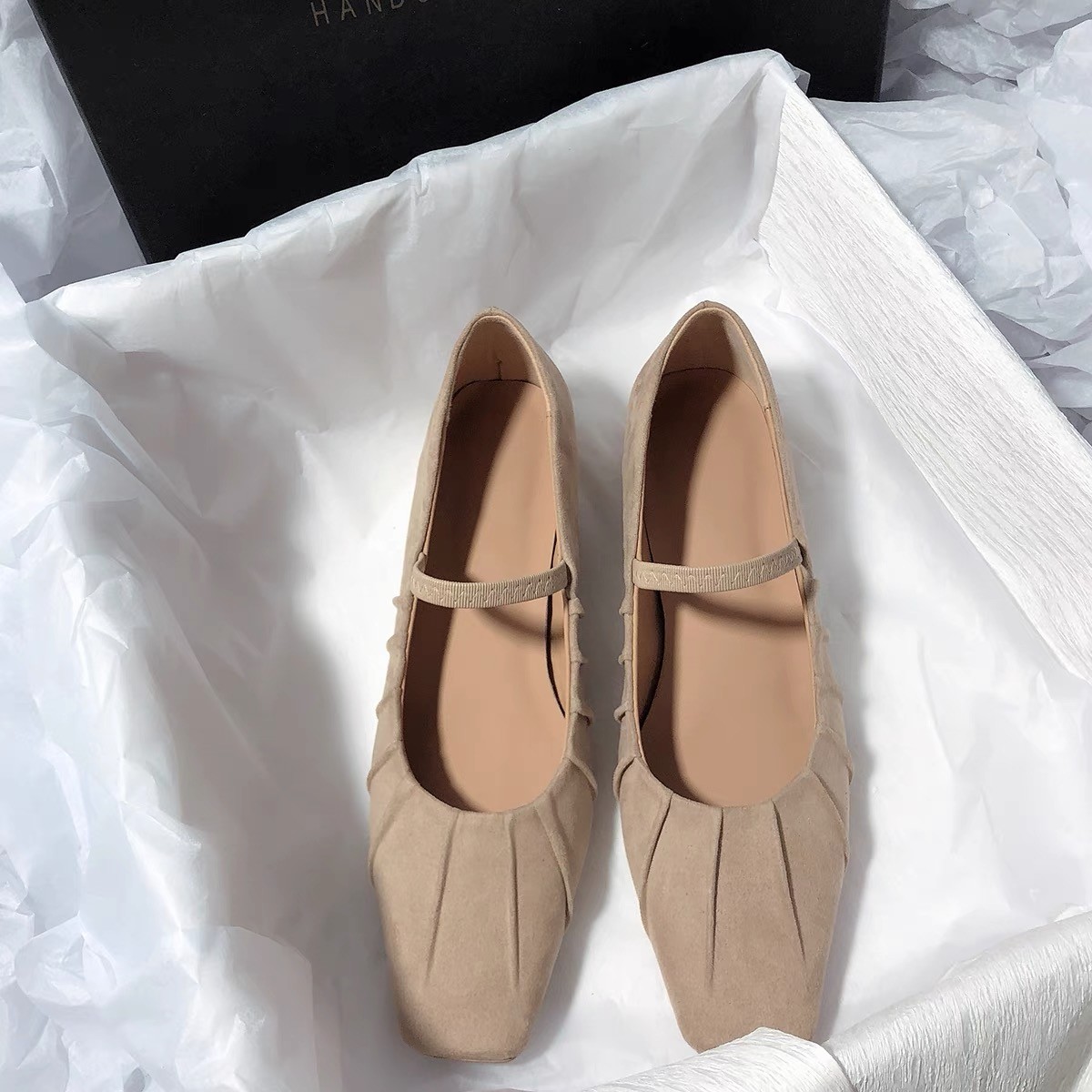 713贝壳褶皱款平底小单鞋