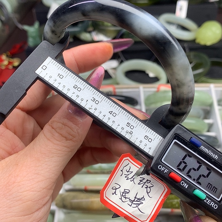 蛇纹石玉手镯未镶嵌884