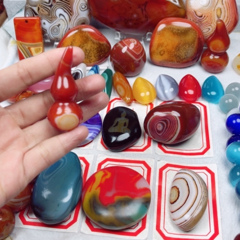 玛瑙/玉髓耳饰未镶嵌