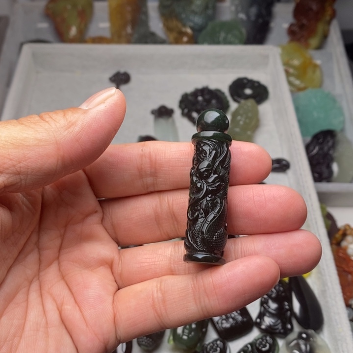 蛇纹石玉颈饰未镶嵌夏*