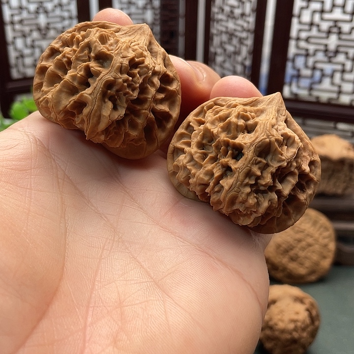 偂***丗文玩核桃吊坠鸡心