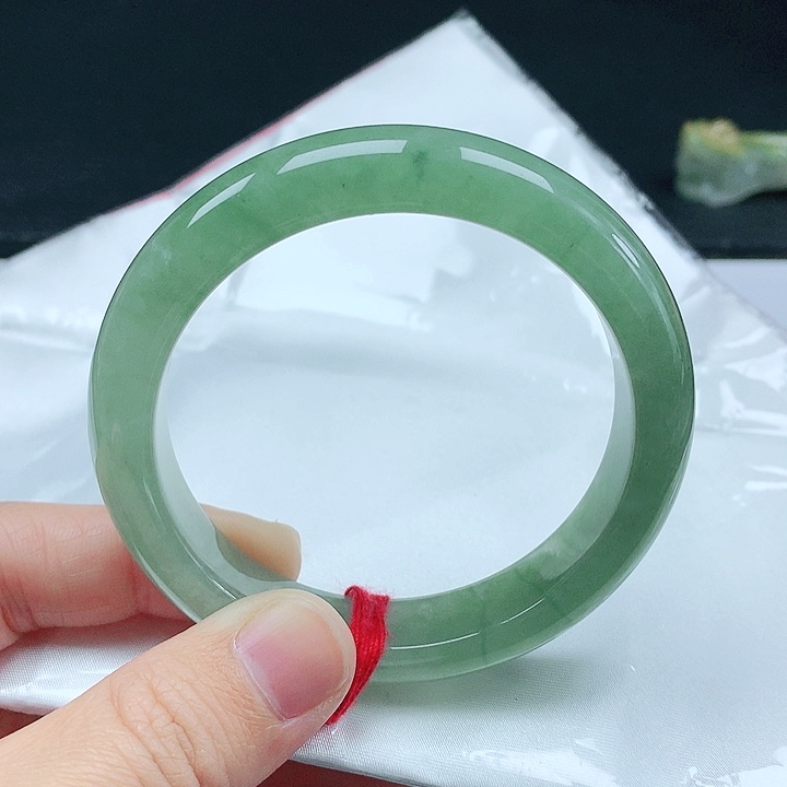 翡翠手镯未镶嵌天然翡翠手镯