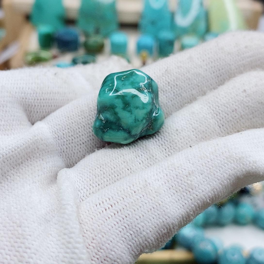 绿松石颈饰未镶嵌