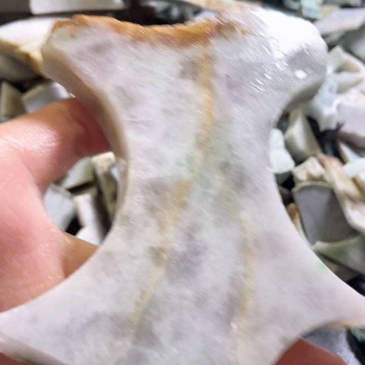 翡翠颈饰未镶嵌天然翡翠