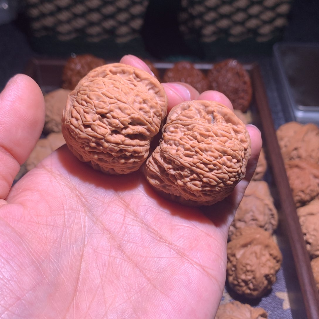 文玩核桃把件40绣球