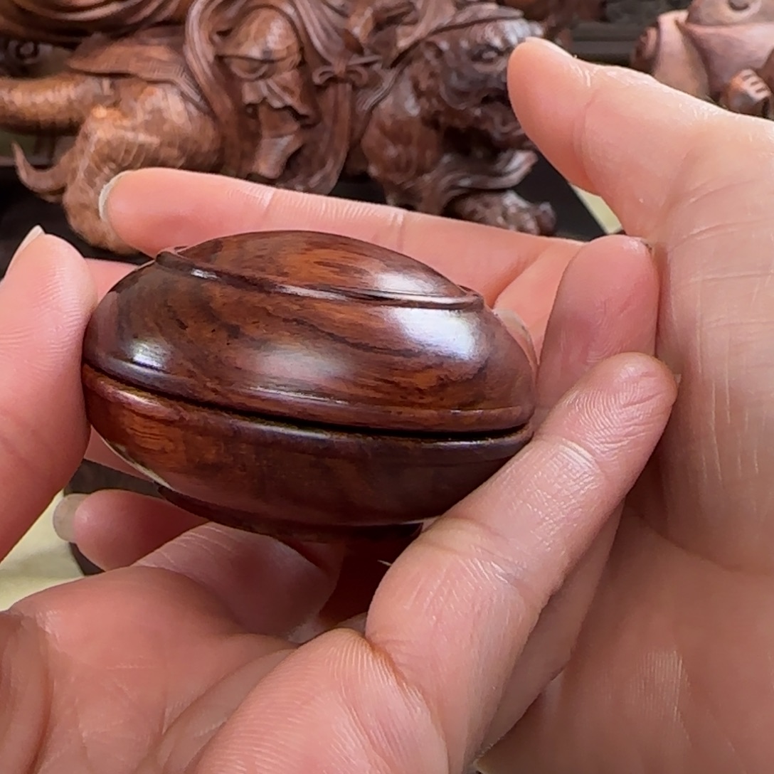 狂***雕黄花梨/降香黄檀把件品相罐 手把件