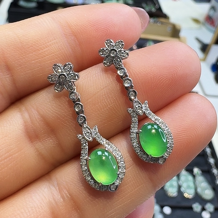 翡翠18K金镶嵌耳饰蛋面