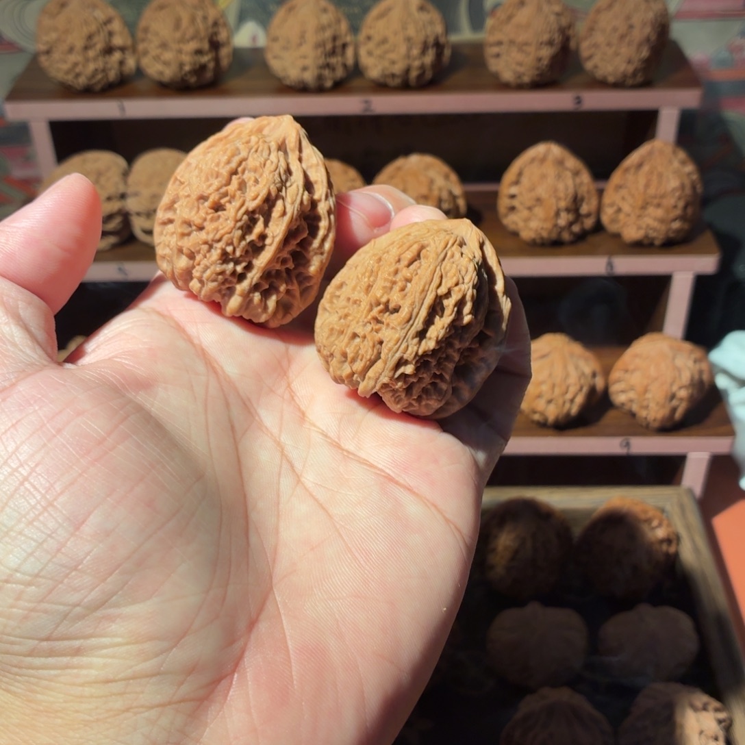 吊坠文玩核桃39山地高炮南疆（默认带黄）