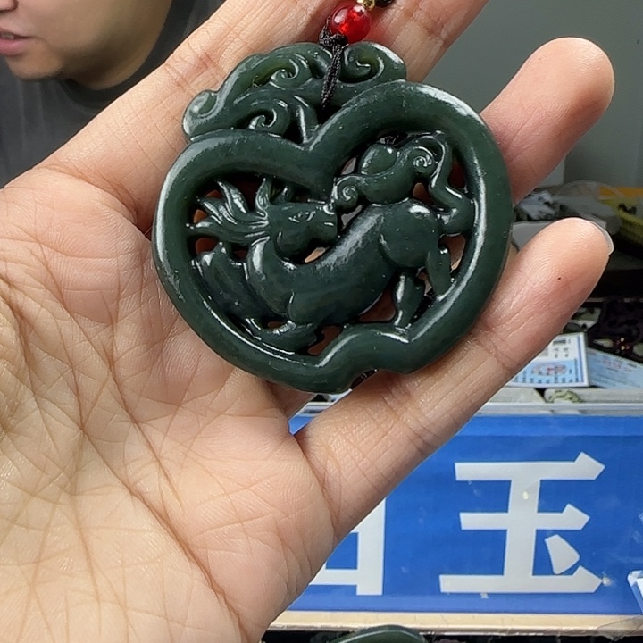 颈饰未镶嵌和田玉