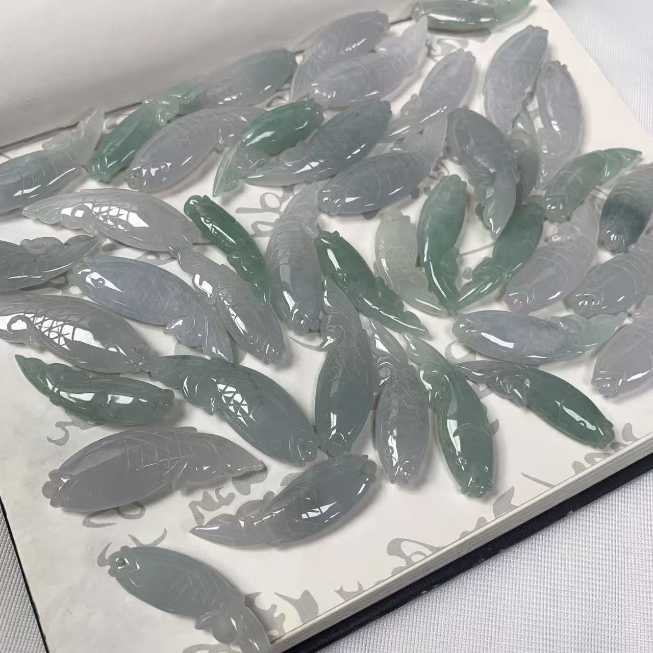缅甸天然A货翡翠简约百塔立体年年有鱼精致玉坠-多样性发其一