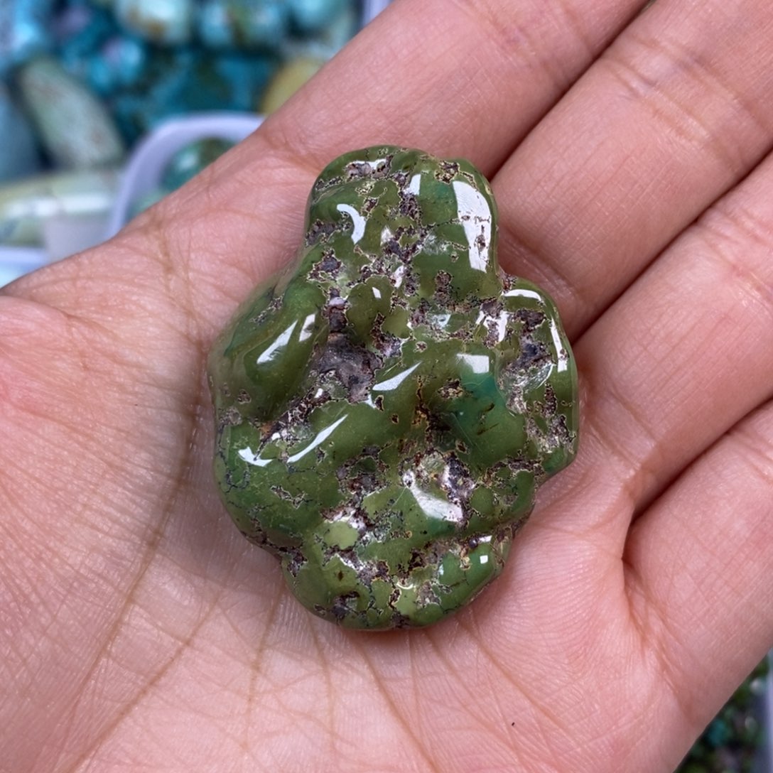 绿松石未镶嵌颈饰