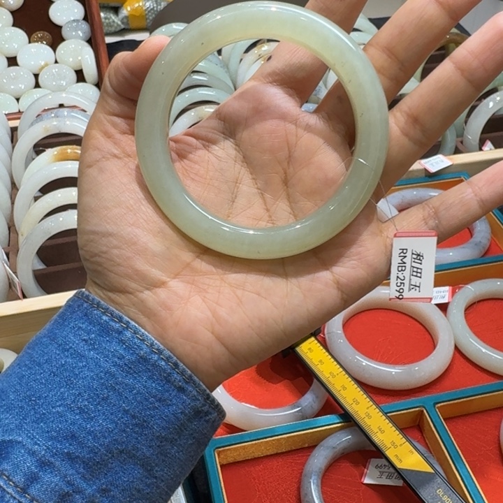 大***喵和田玉（糖玉）未镶嵌手镯