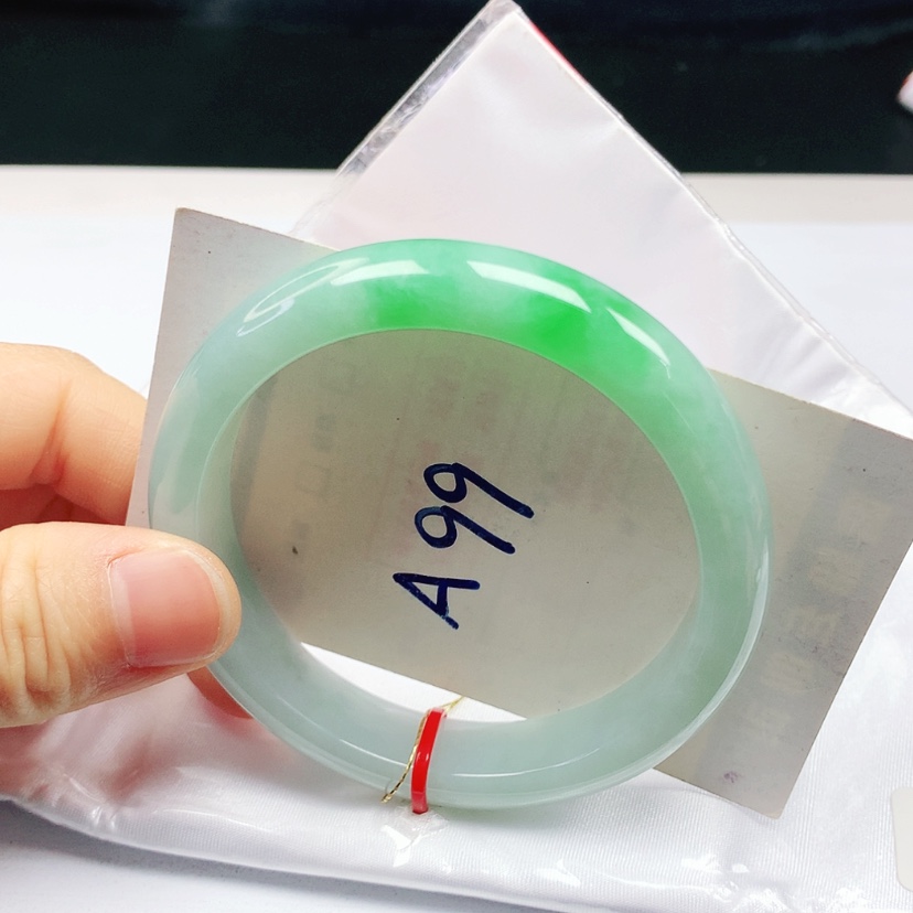 【闪购商品】翡翠手镯未镶嵌58圈口