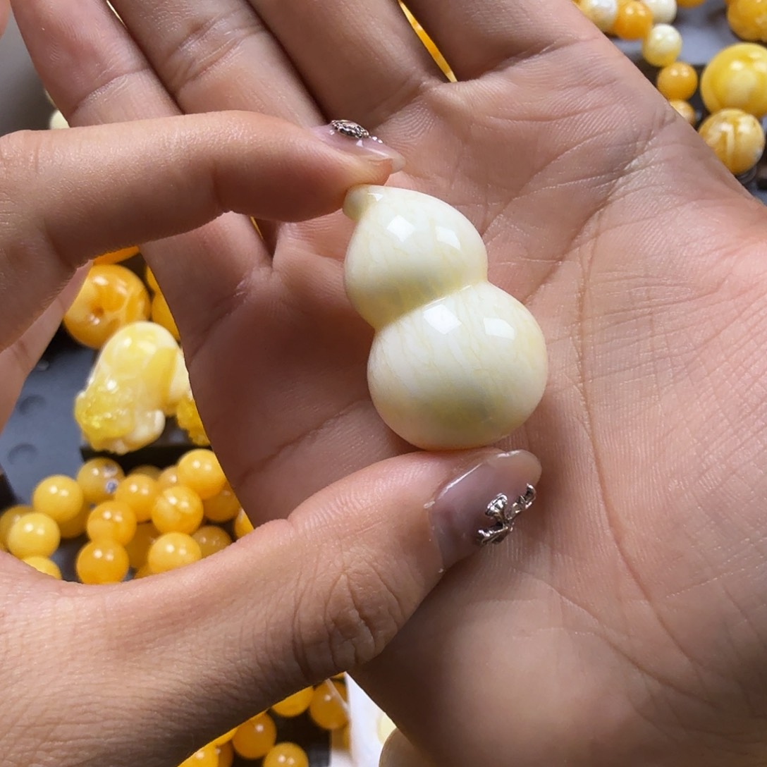 琥珀珠宝奇石未镶嵌焦皮白蜡虎皮