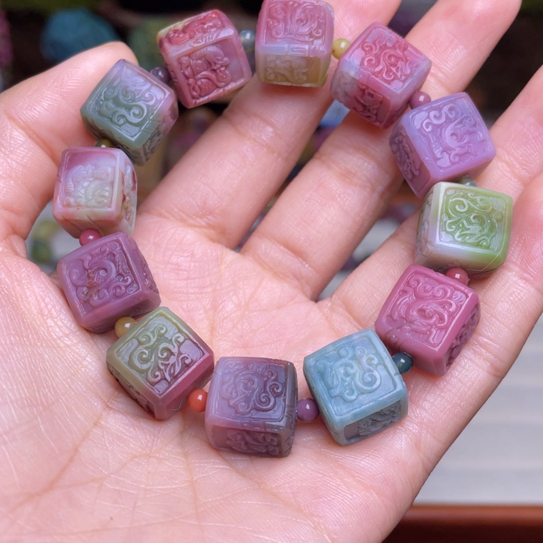 玛瑙/玉髓珠宝半成品未镶嵌b****轻盐源玛瑙四灵珠