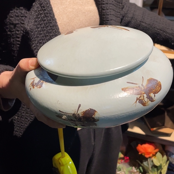 陶瓷花瓶，茶杯茶具。