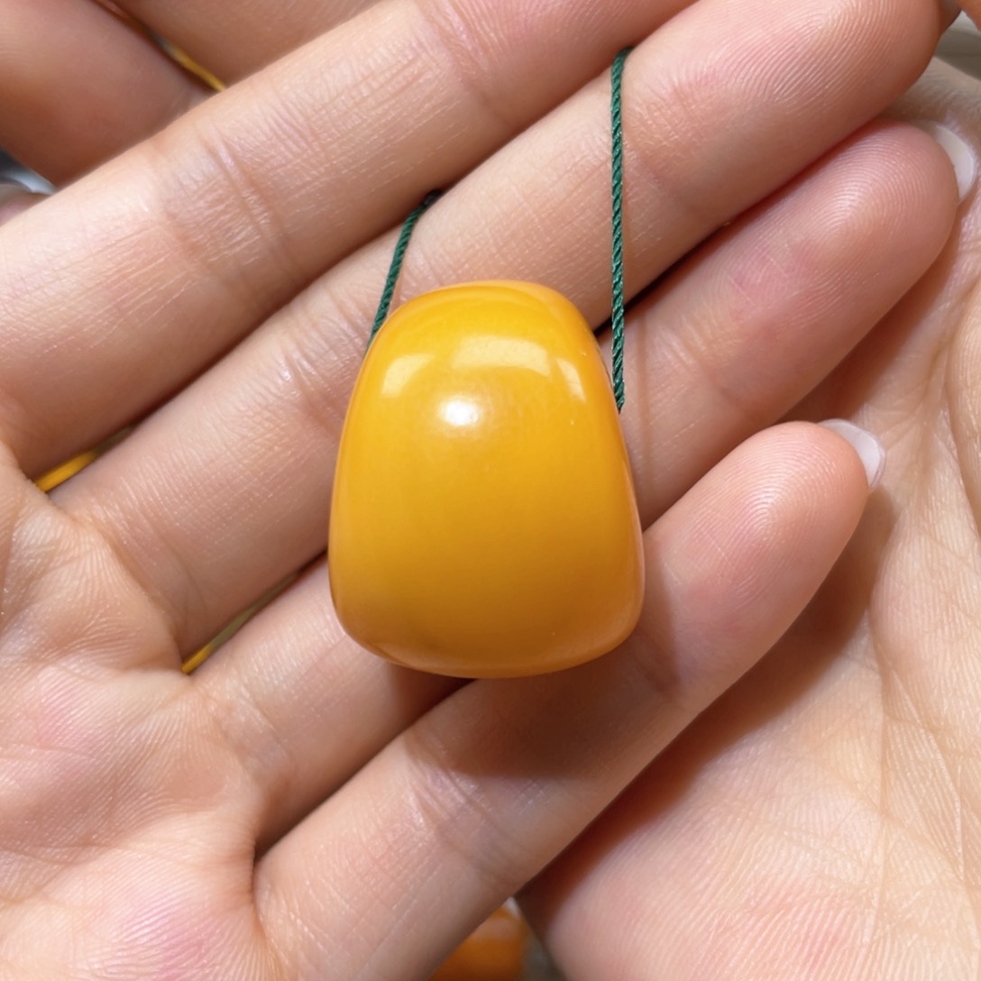 【闪购商品】琥珀裸石未镶嵌马蹄