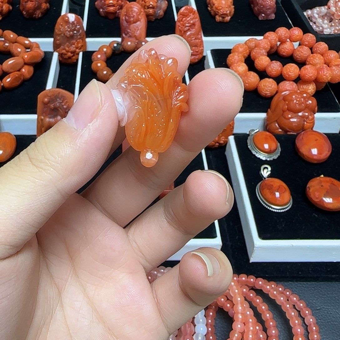 南红玛瑙未镶嵌颈饰