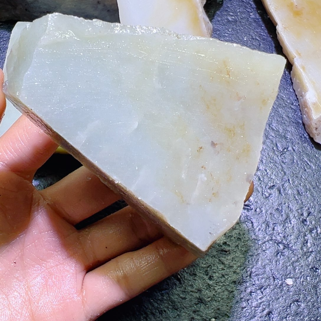 和田玉未镶嵌珠宝半成品