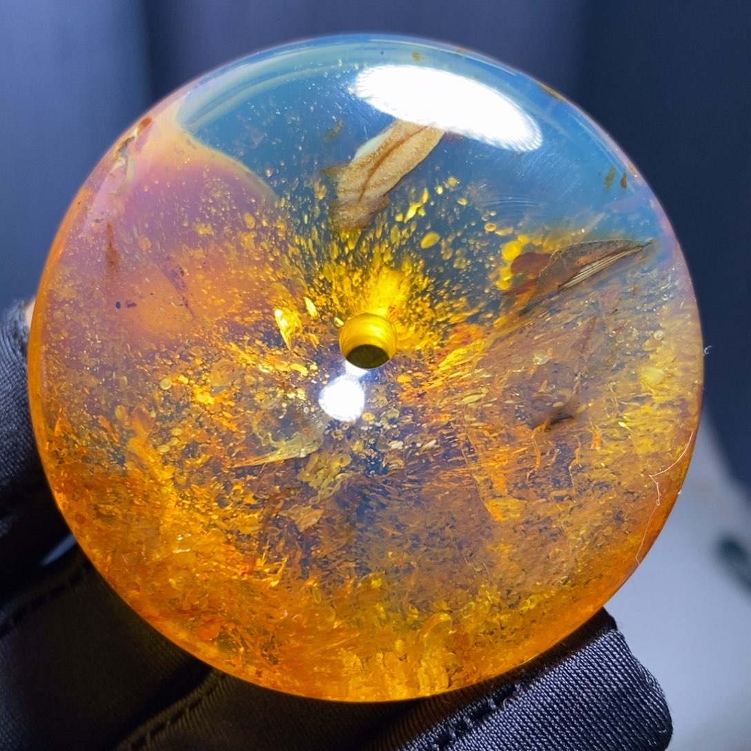 琥珀未镶嵌裸石。。。