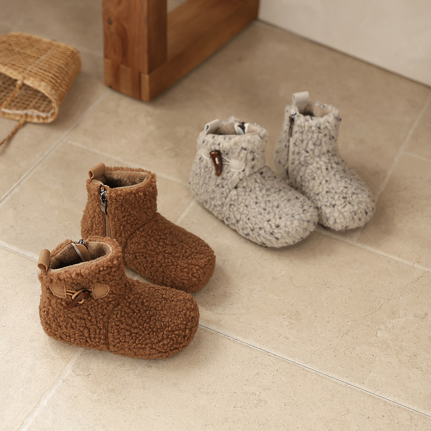 2025冬季新款加绒儿童靴子防滑保暖时尚短靴毛毛侧拉链加厚大棉鞋