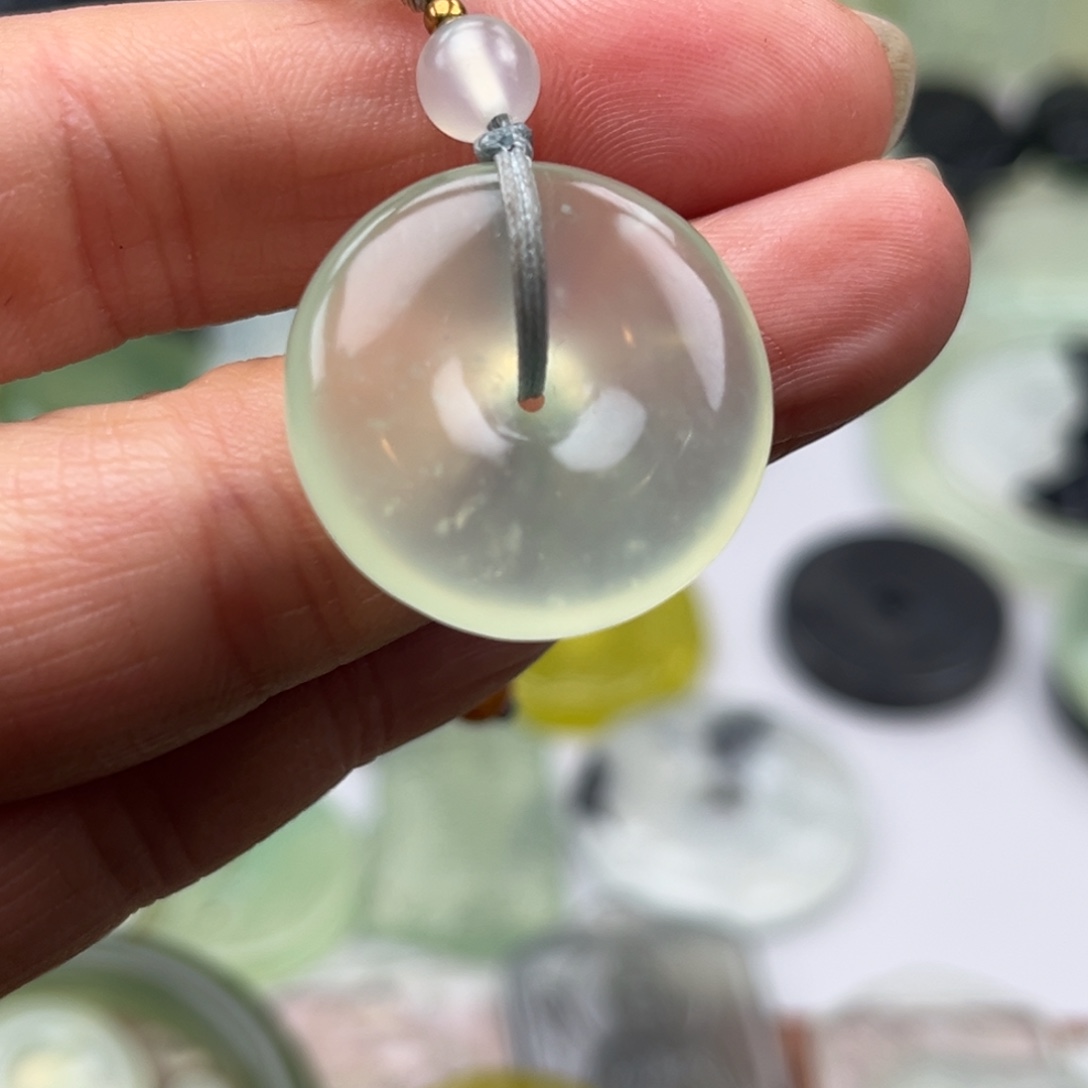 蛇纹石玉未镶嵌其他挂件