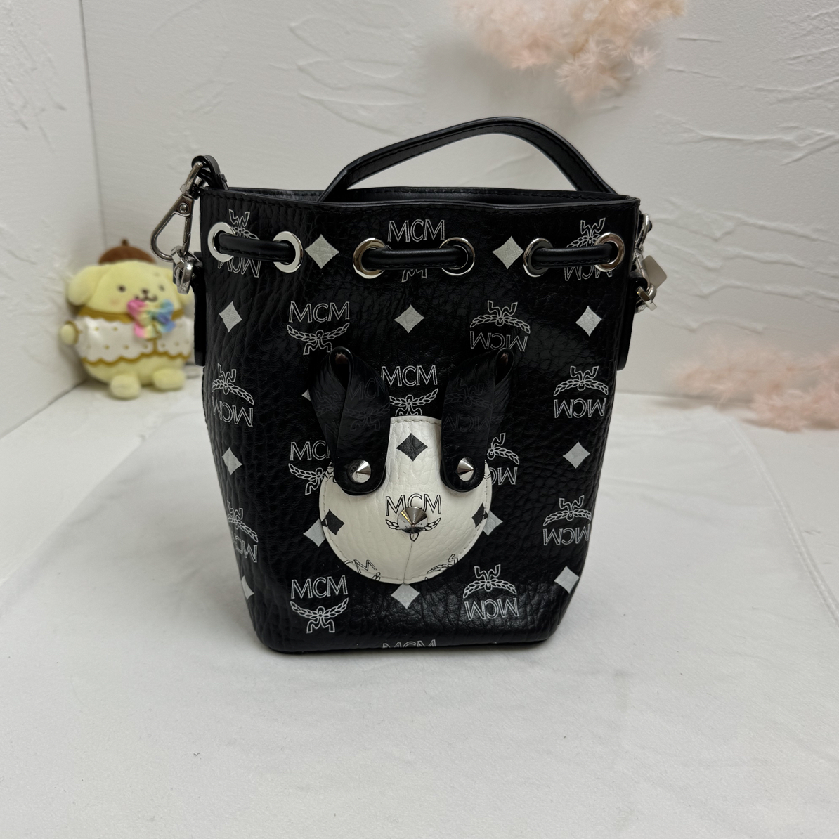 99新 MCM 方姐 / 黑色 动物园系列 小号 熊猫水桶斜挎