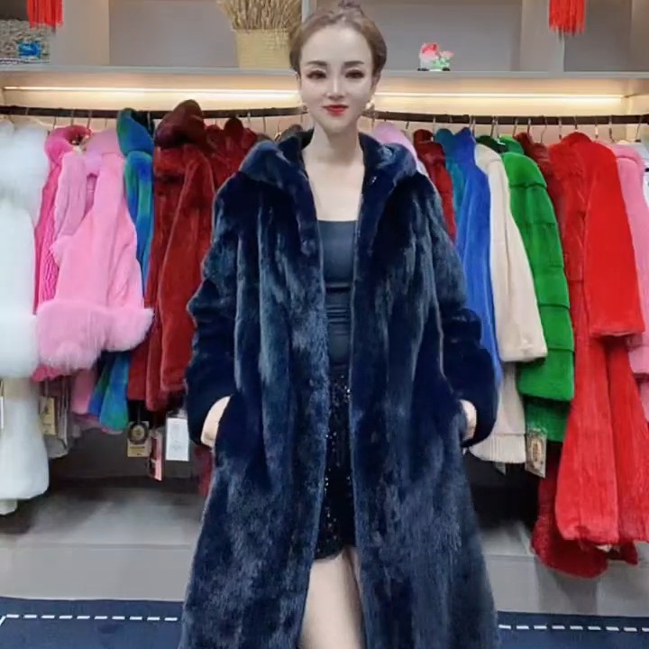 2025年紫标进口天鹅绒貂皮大衣女整貂带帽长款过膝水貂毛皮草外套