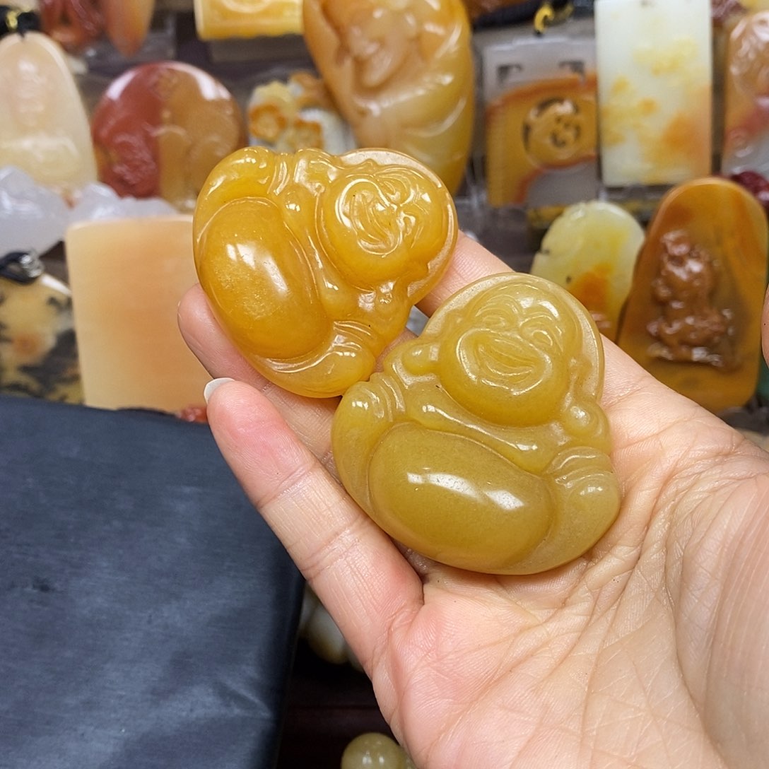 石英质玉（黄龙玉）颈饰未镶嵌