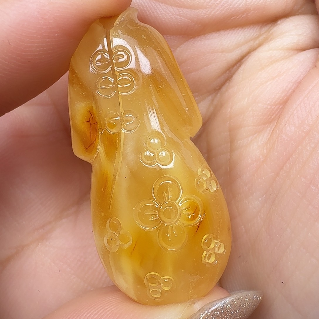 裸石琥珀未镶嵌你好