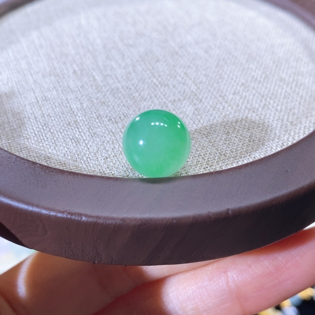 翡翠未镶嵌颈饰翡翠阳绿珠13+mm