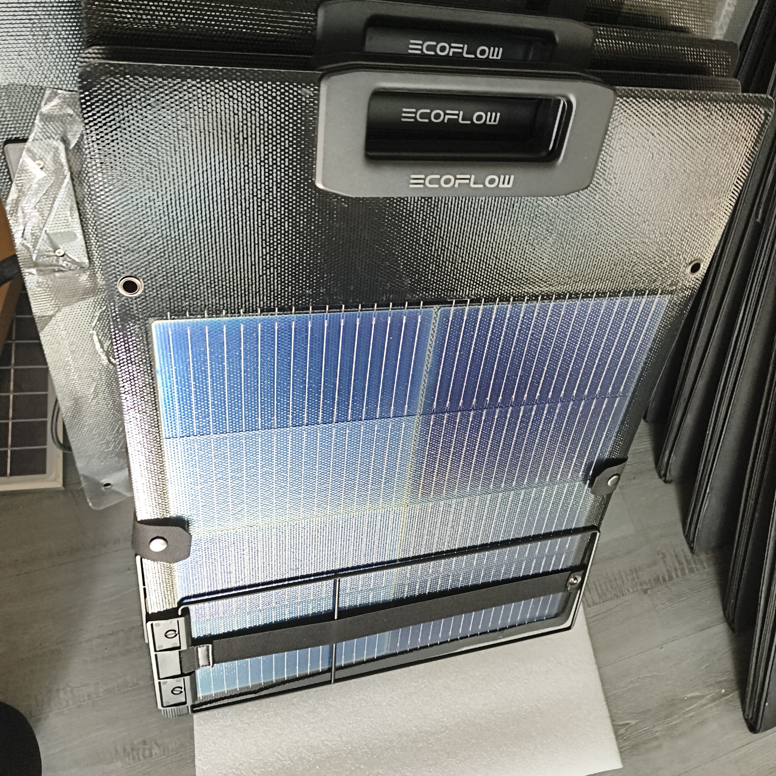 新款单晶硅双面18伏3代轻量化 太阳能板便携折叠户外冲电源款 