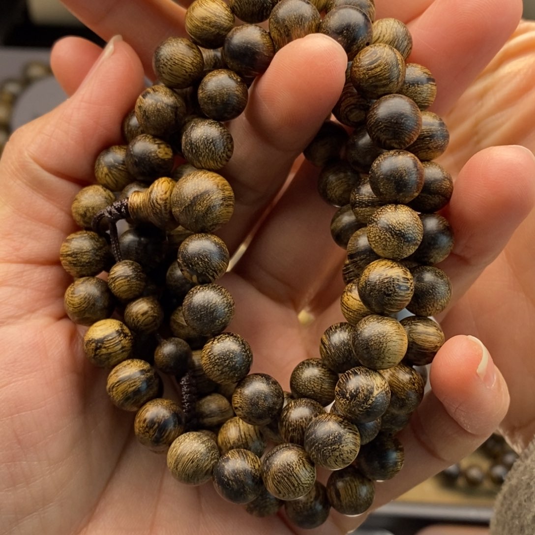 沉香手串君**戒越南芽庄白棋瘤疤0.8