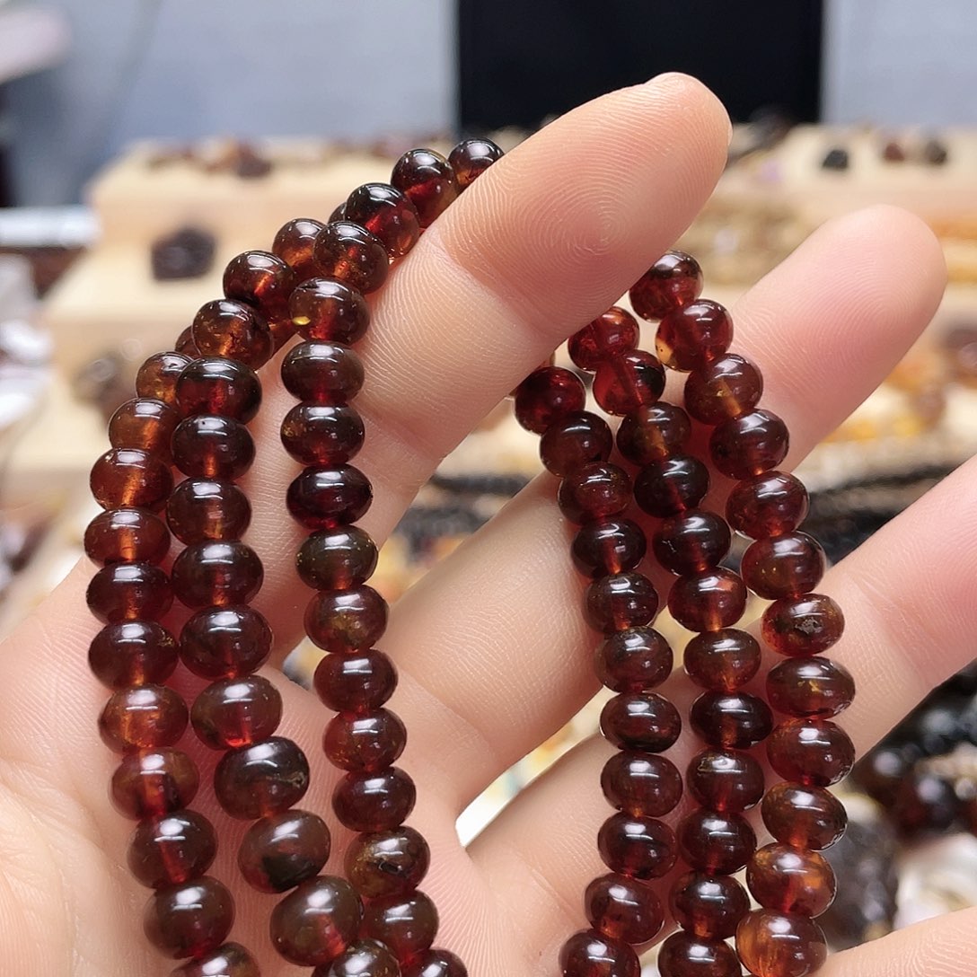 琥珀裸石未镶嵌Y****?七