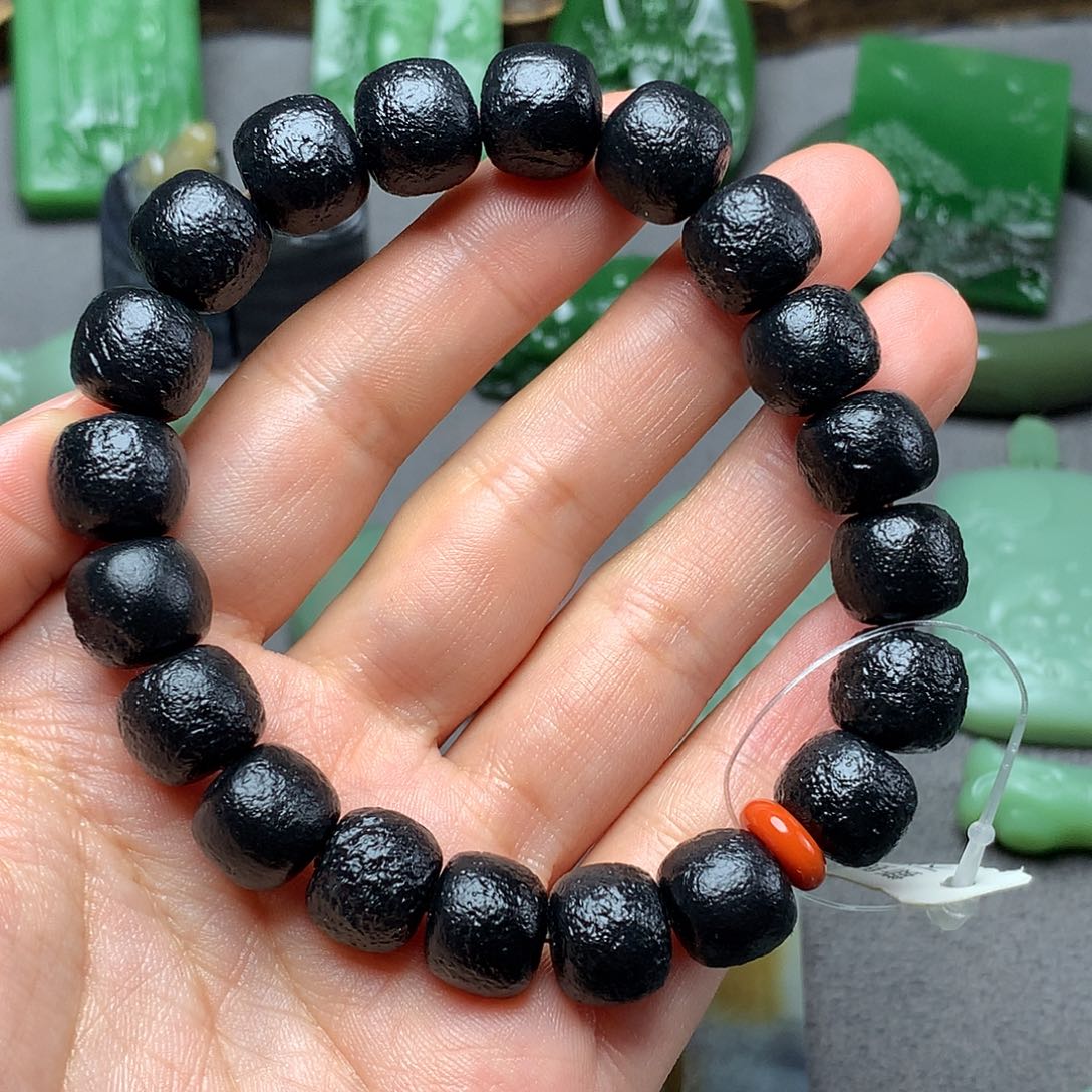 和田玉颈饰未镶嵌手串