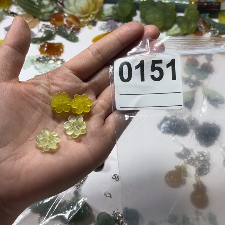 好***莲蛇纹石玉合金耳饰