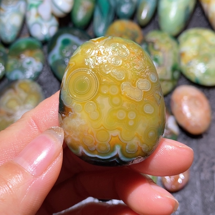 石英质玉颈饰未镶嵌