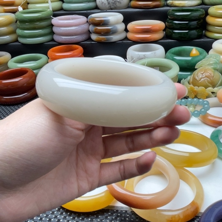 石英质玉手镯未镶嵌?****?