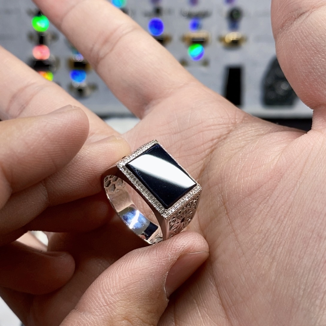 翡翠戒指18K金镶嵌墨翠男戒