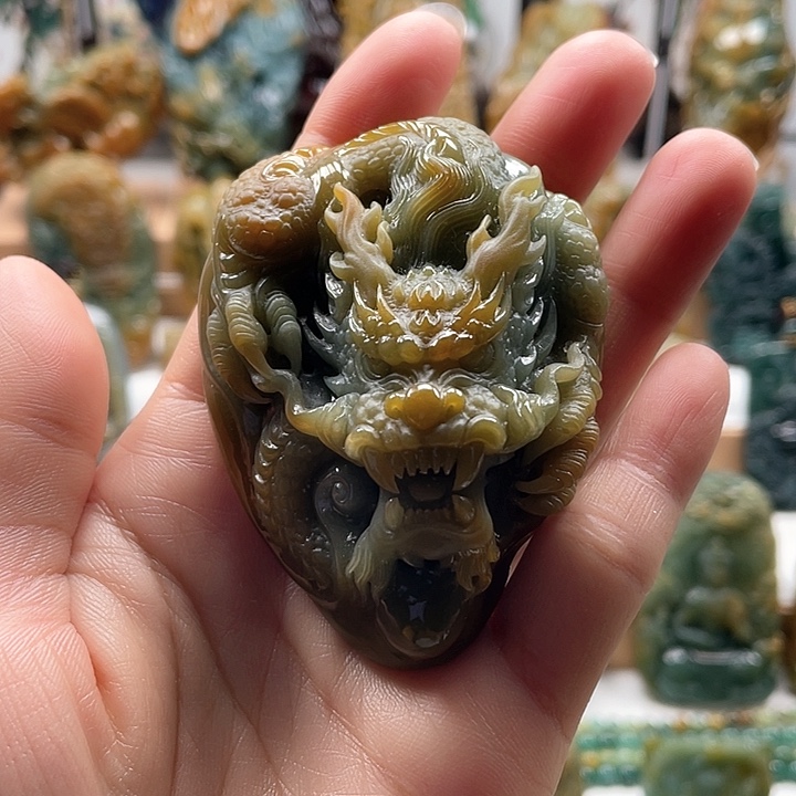 翡翠颈饰未镶嵌天然翡翠A货龙